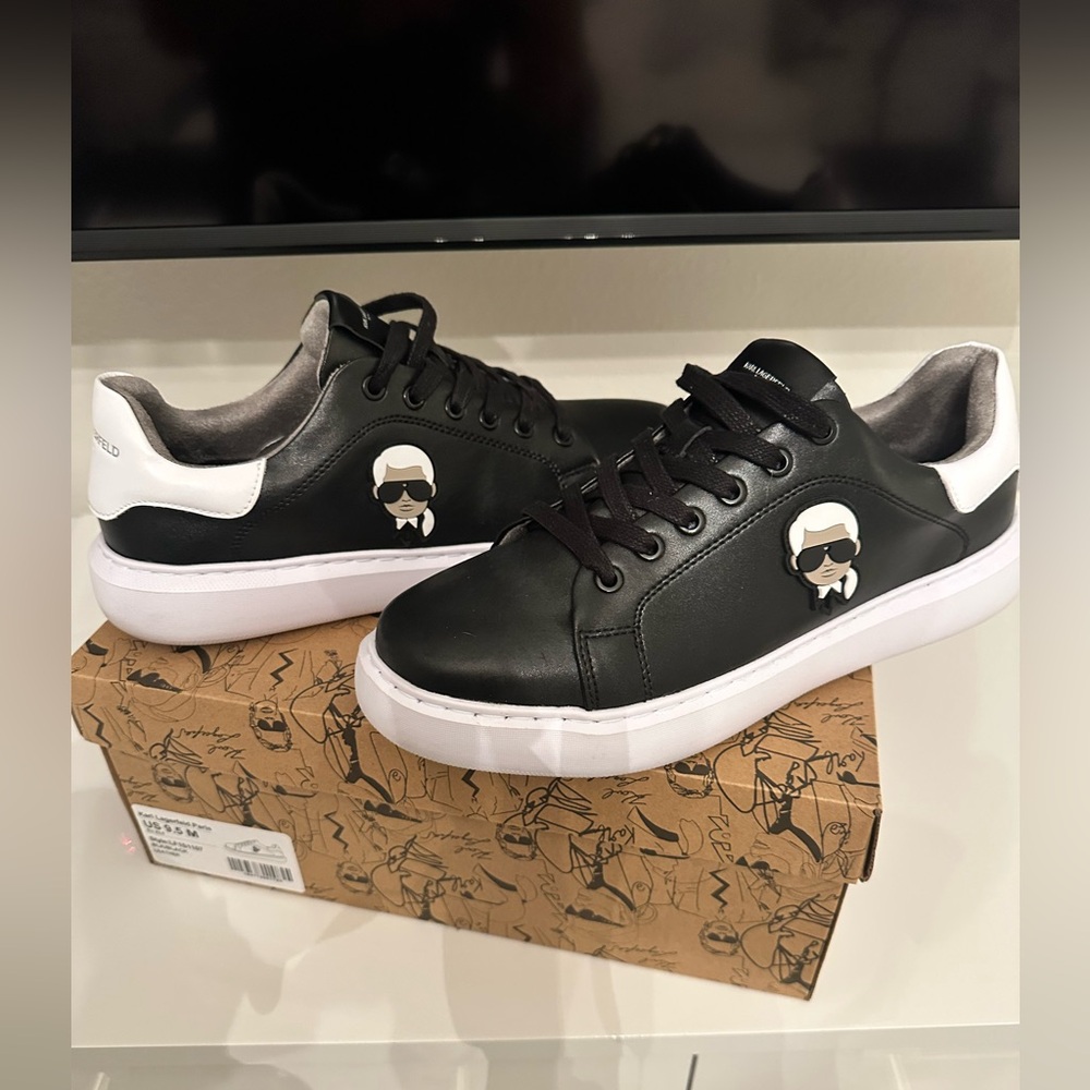 Men’s size 9.5 Karl Lagerfeld casual sneakers